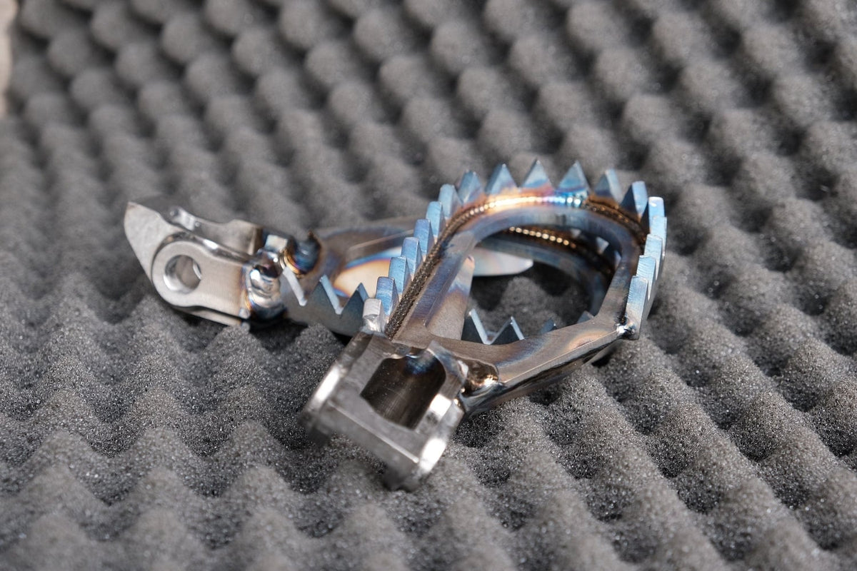 RamX Titanium Footpegs KTM/HUSQVARNA/GASGAS 2017-2023 (5mm down / 5mm back)