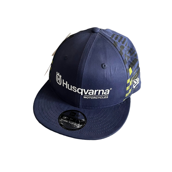 TEAM FLAT CAP 3HS240036500